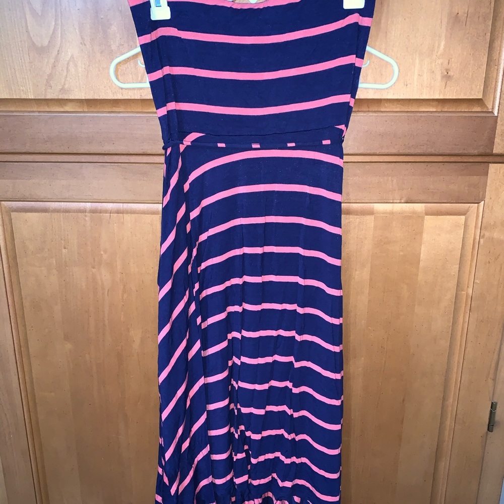 Strapless maternity dress